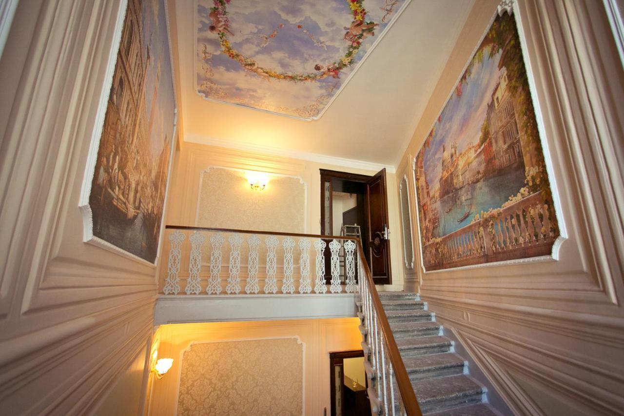 Hotel Lion Sankt Petersburg Exterior foto
